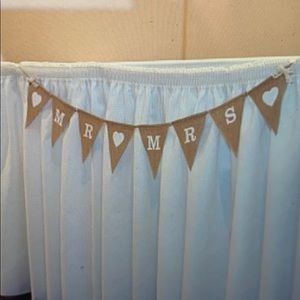 Burlap mr and mrs sign